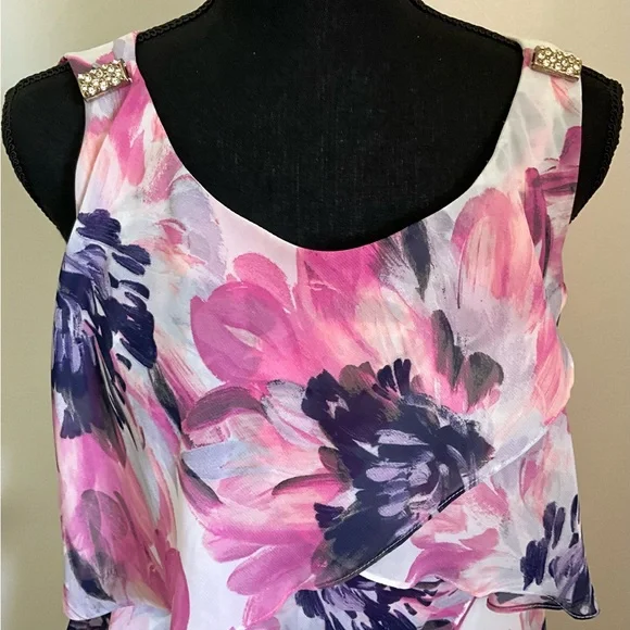 Pink Sleeveless Floral Dress - Picture 3 of 3